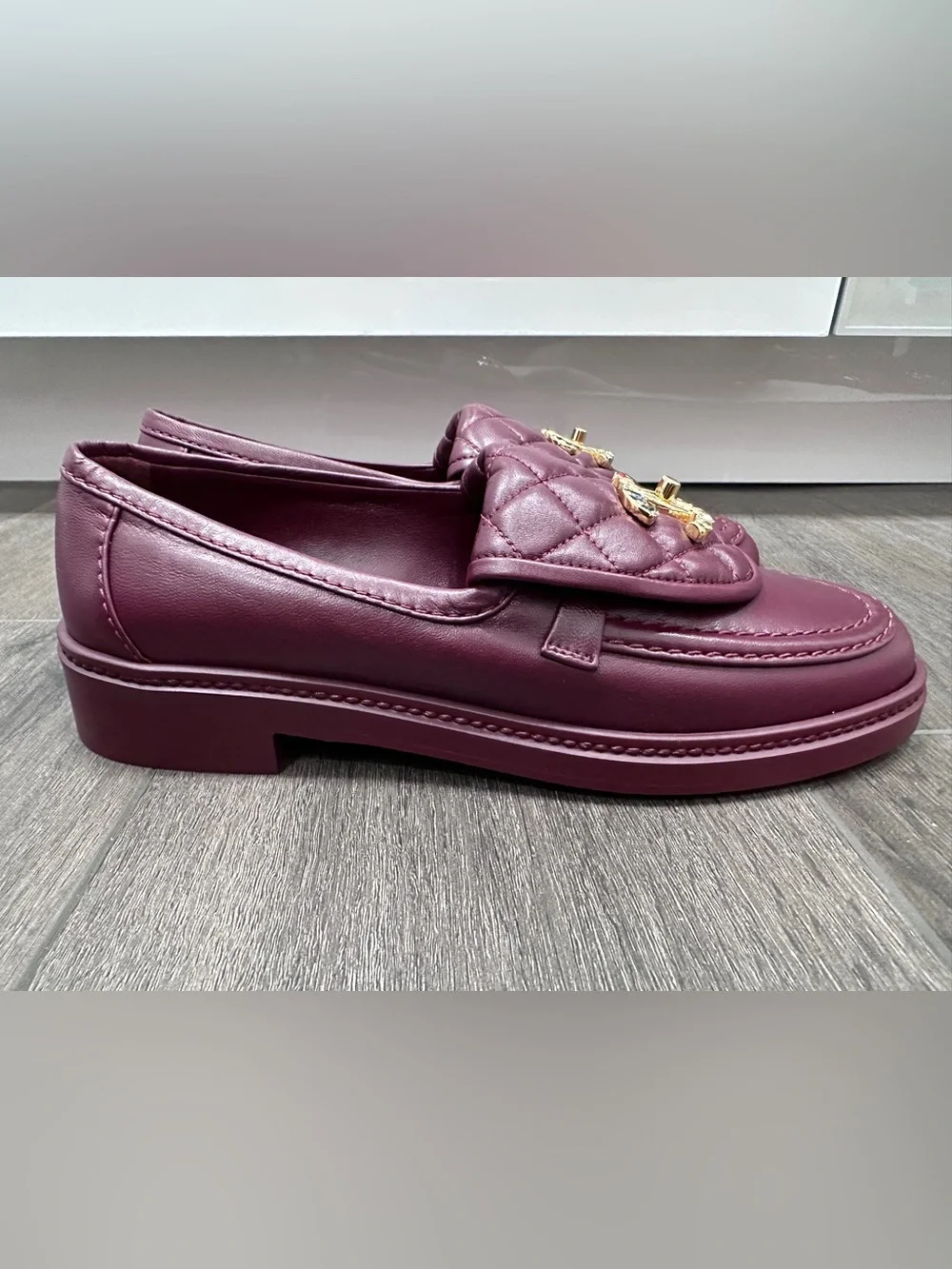NEW 2026 CHANEL BURGUNDY LEATHER LOAFERS OXFORD SHOES GOLD STRASS CC TURNLOCK 37